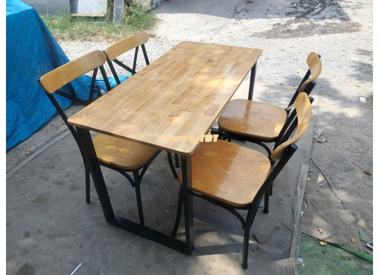 Bàn Ghế Quán Ăn Thanh Lý Giá Rẻ Tại TPHCM